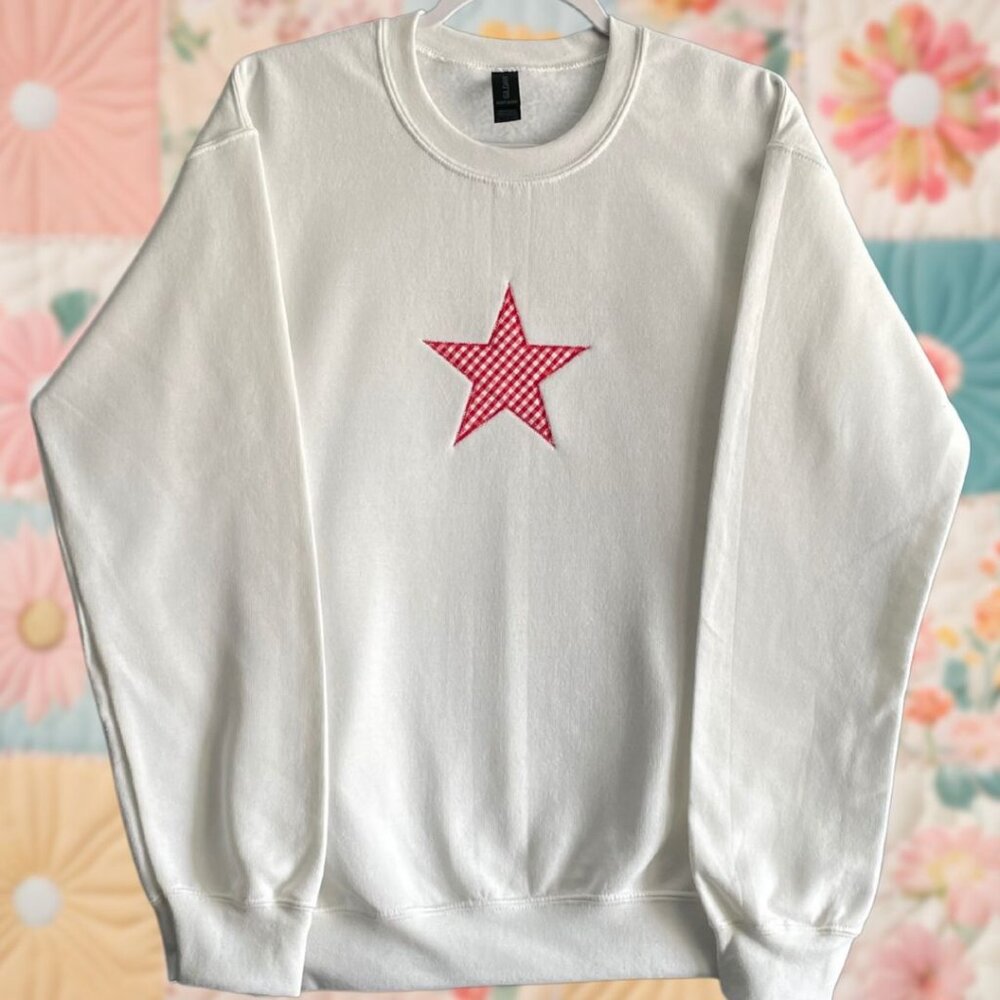 Star Patchwork Red Gingham Small White Gildan Emb… - image 1